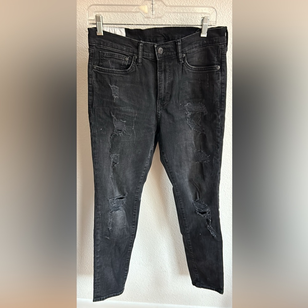 Men H&M black ripped skinny jeans size 31/30 like new used a couple of times